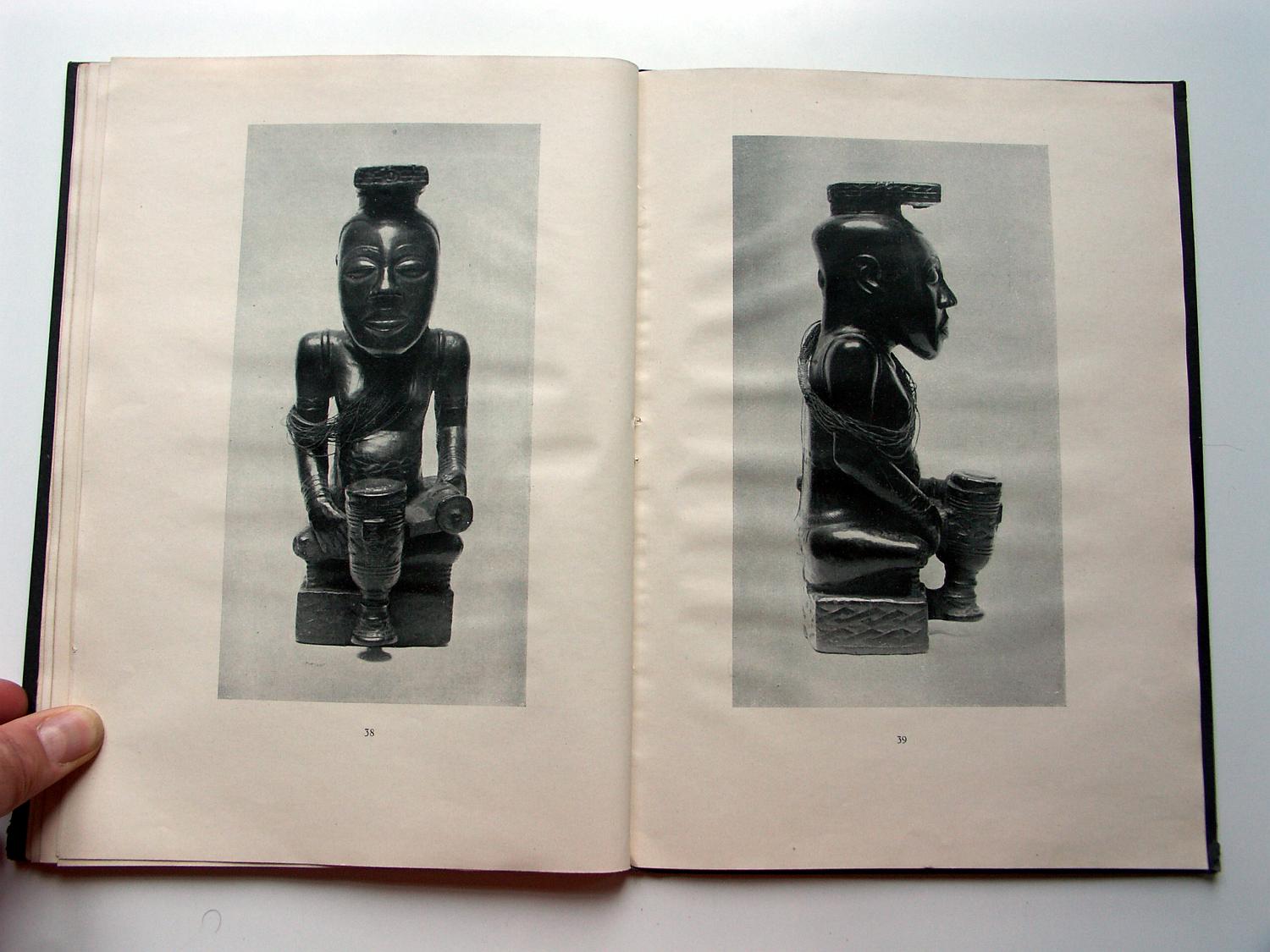 zz-eins21,s.70 38 bushongo (kuba),holz-figur von misa-pilenge,mfv brü